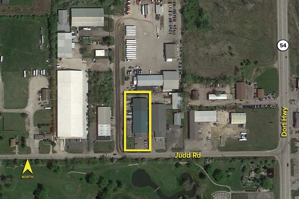 2447 E Judd Rd, Burton, MI 48529